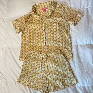 Women’s Classic Giraffe Pajama Set